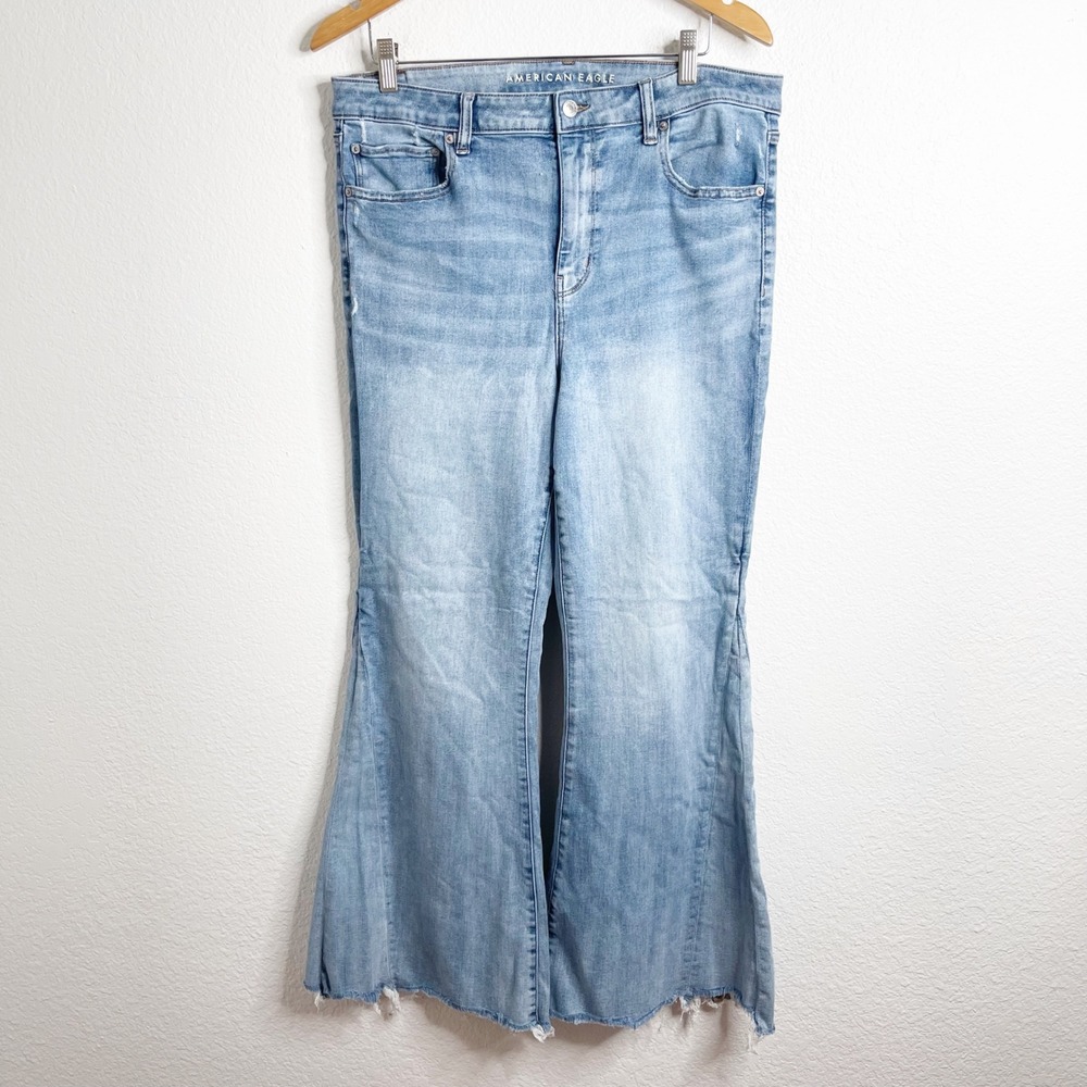 American Eagle Women 18 Light Wash High Rise Raw Hem Flare Jeans Wide Leg